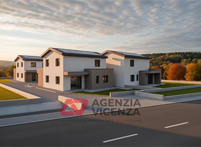 Casa quadrilocale in vendita in Via Trevisan, Vicenza