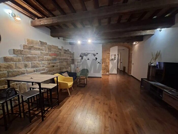 Appartamento con 5 locali in affitto in Jesi