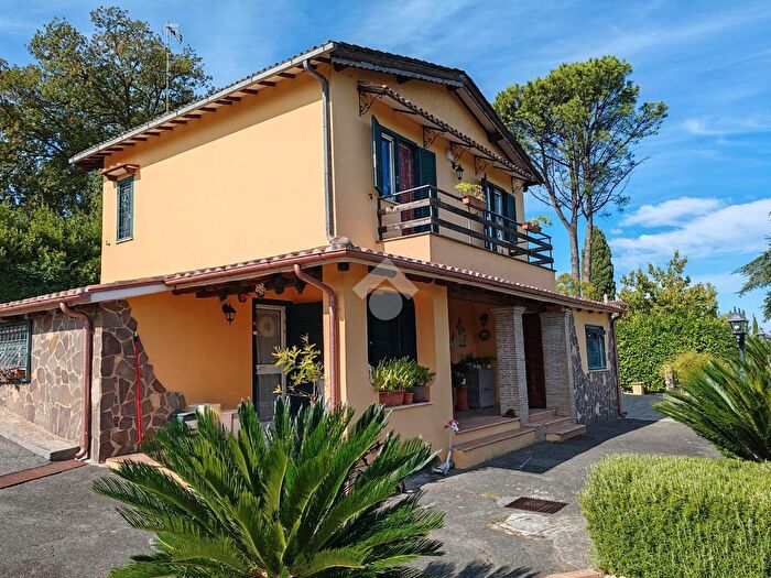 Casa con 5 locali in vendita in Via Mainello, Gallicano Nel Lazio
