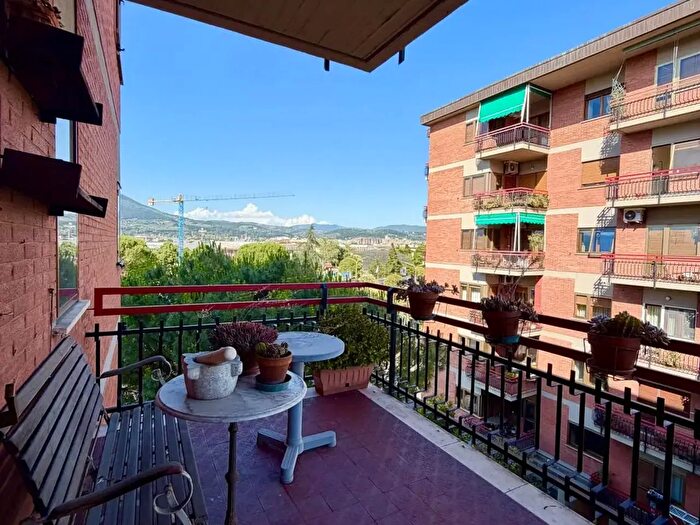 Appartamento con 6 locali in vendita in Via Allori, Firenze