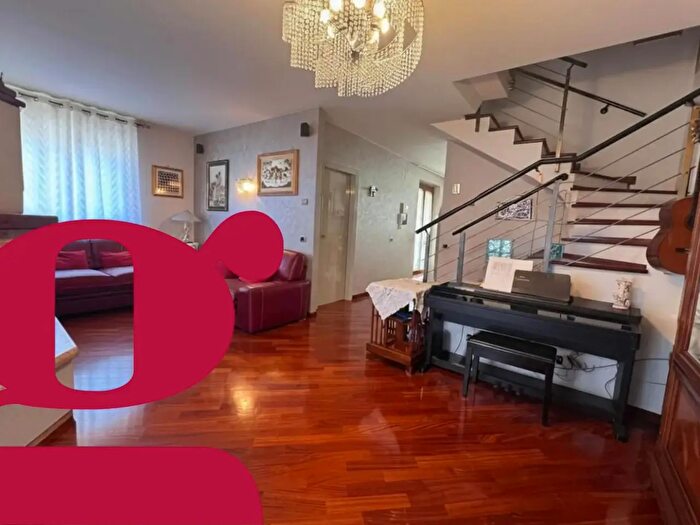 Casa in vendita in Via Ungaretti, Loreto