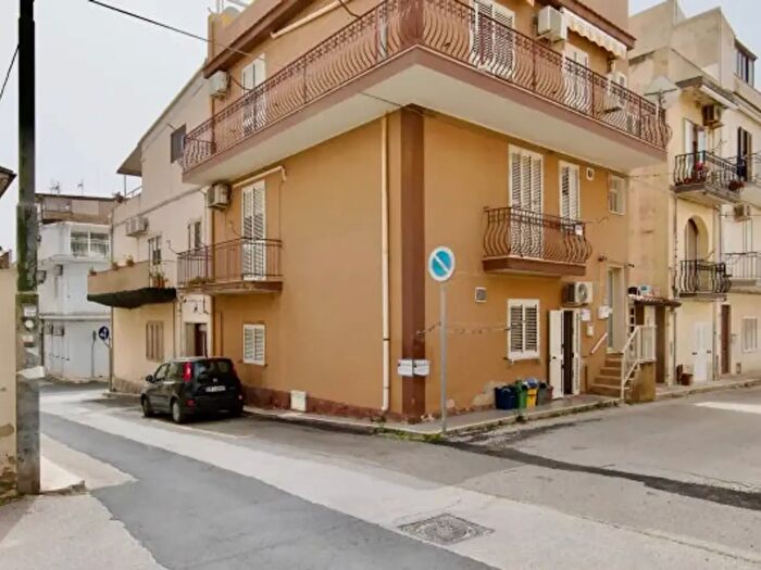 Appartamento trilocale in vendita in Via Cavalier Santo Sigona, Ragusa
