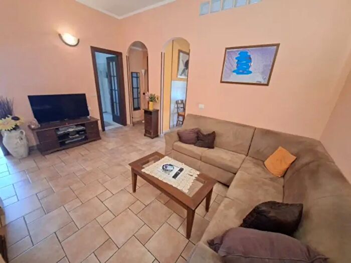 Appartamento trilocale in vendita in Via Buriasco, Torino