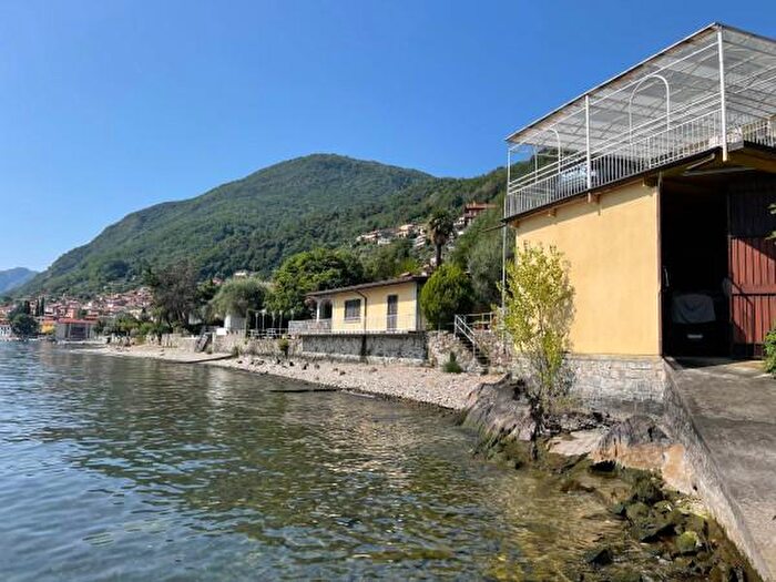 Casa bilocale in vendita in Via Provinciale, San Siro