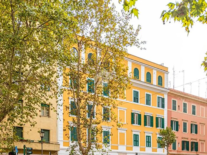 Appartamento trilocale in vendita in Via Andrea Doria, Roma