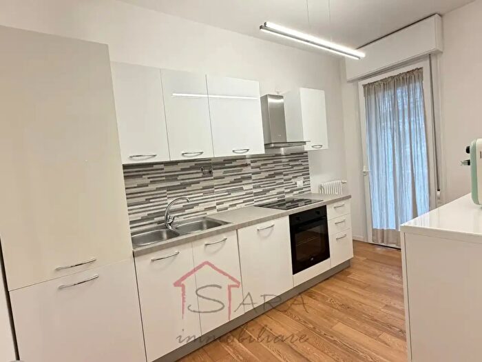 Appartamento trilocale in affitto in Via Luigi Pellizzo, Padova