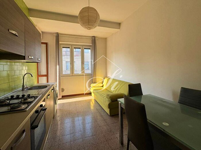 Appartamento bilocale in affitto in Via Antonio Carnevali, Dergano, Milano