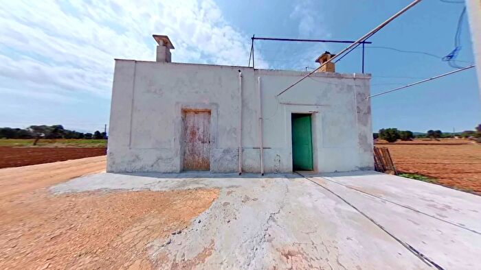 Casa con 6 locali in vendita in Fasano