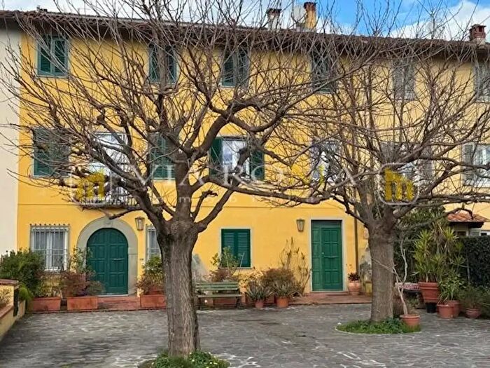 Appartamento con 6 locali in vendita in Capannori