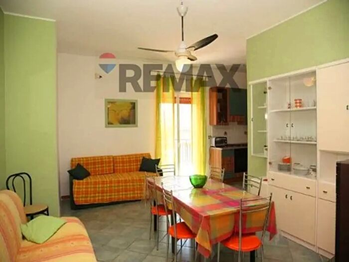 Appartamento trilocale in vendita in Via Porticato, Giardini Naxos