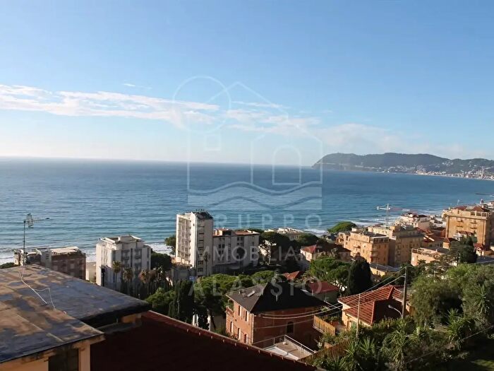 Appartamento con 6 locali in vendita in Regione Paradiso, Alassio