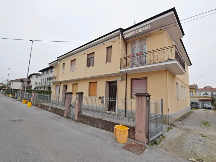 Appartamento bilocale in affitto in Via della Carassona, Mondovi'