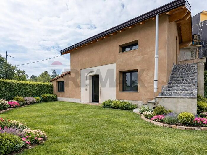 Casa quadrilocale in vendita in Via Giacomo Matteotti, Aci SantAntonio