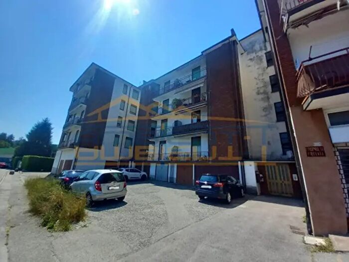 Appartamento trilocale in vendita in Via Giacomo Leopardi, Barzago