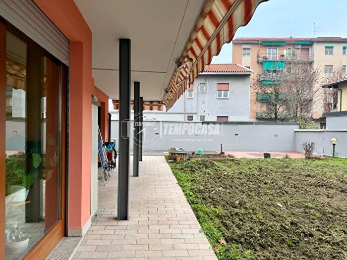 Appartamento trilocale in vendita in Via Principe Amedeo, Parabiago