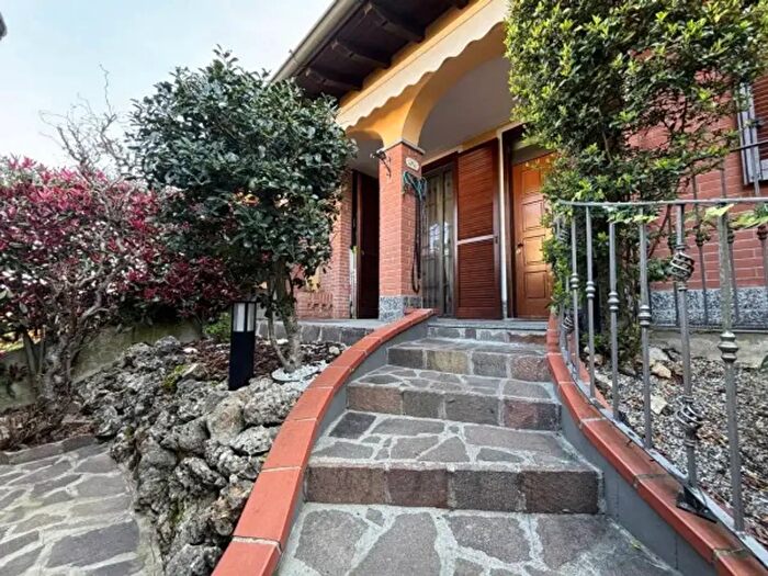 Casa con 5 locali in vendita in Via De Amici, Casorate Primo