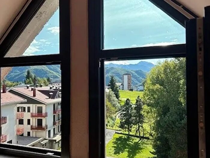 Appartamento con 5 locali in vendita in Via Tetti, Roburent