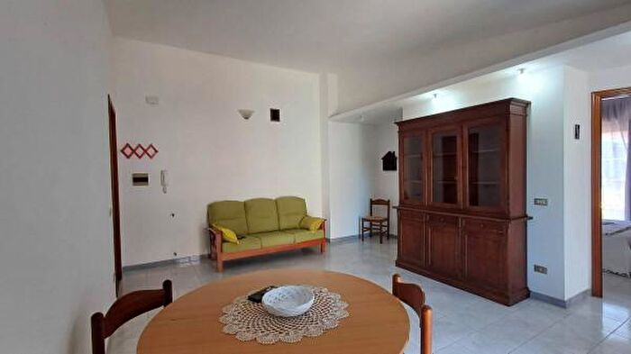 Appartamento bilocale in vendita in Via Giuseppe Giusti, Capri Leone