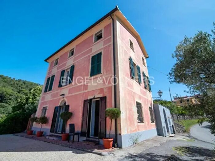Casa con 6 locali in vendita in Via Giuseppe Mazzini, Castiglione Chiavarese