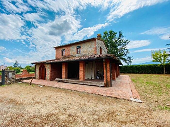 Casa con 6 locali in vendita in Via Lucchese Romana in Rifoglieto, Altopascio