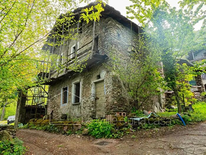 Casa trilocale in vendita in Via Biasett, Colico
