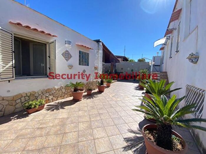 Casa con 6 locali in vendita in Sciacca