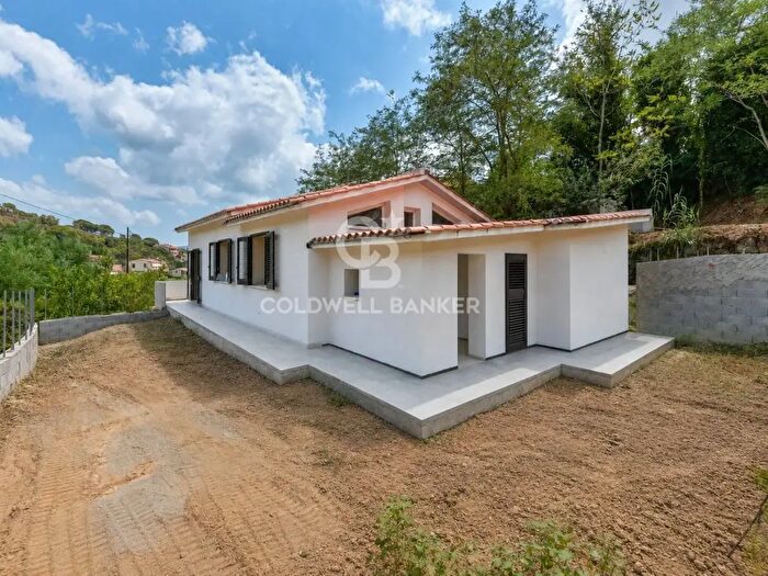 Casa quadrilocale in vendita in Via Valle di Lazzaro, Portoferraio