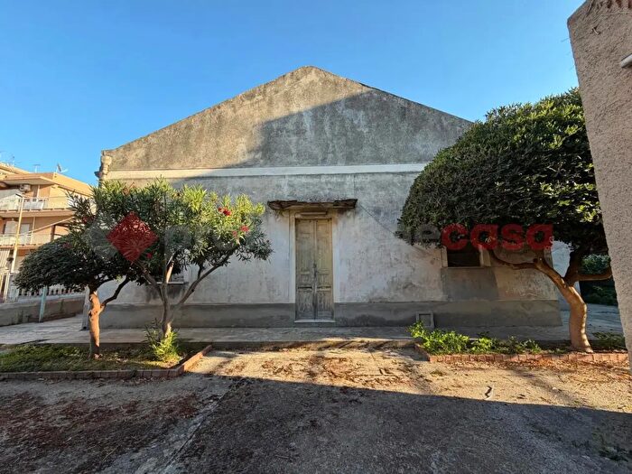 Appartamento con 5 locali in vendita in Via Baronia, Villafranca Tirrena