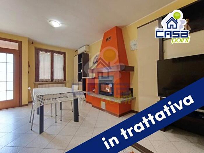 Casa con 6 locali in vendita in Sospiro