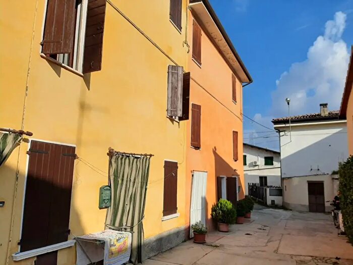 Casa trilocale in vendita in Valeggio Sul Mincio