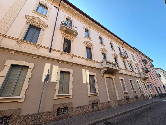 Appartamento quadrilocale in affitto in Via Settembre, San Carlo Stazione, Monza