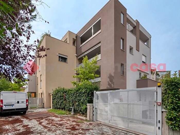 Appartamento trilocale in vendita in Via del Barroccio, Bologna