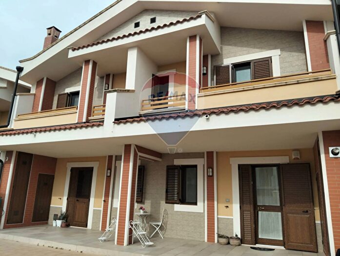 Casa con 5 locali in vendita in SS, Manfredonia