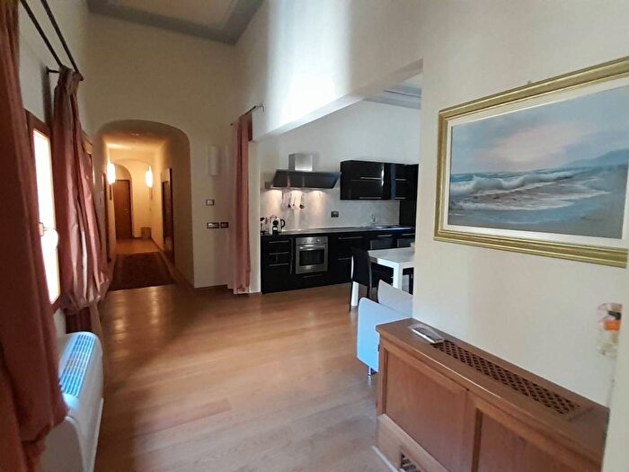 Appartamento con 5 locali in affitto in Via di San Niccolò, San Niccolò, Firenze