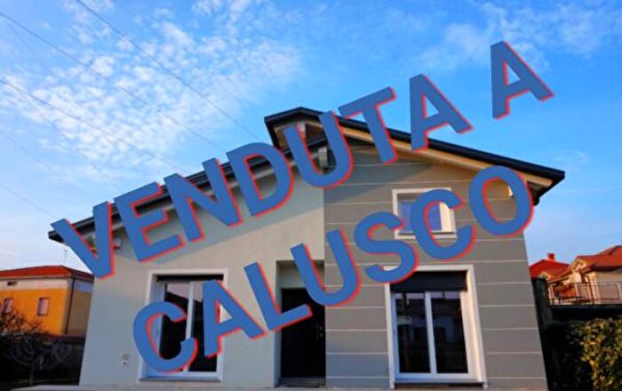 Casa trilocale in vendita in Via Giovanni Pascoli, Calusco DAdda