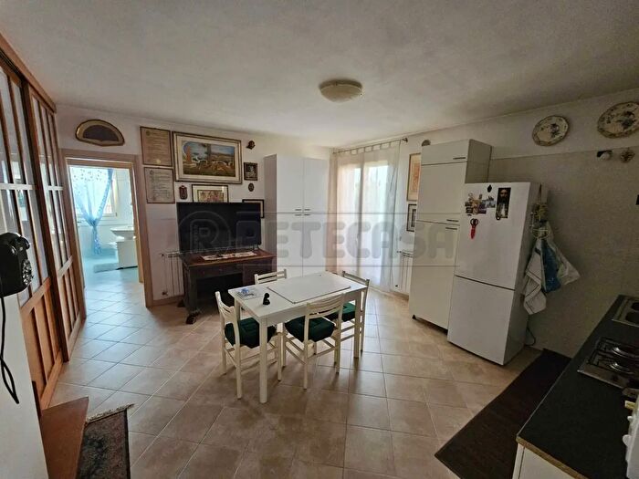 Appartamento con 5 locali in vendita in Via Le Motte, Santa Maria Di Sala