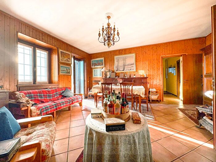 Appartamento trilocale in vendita in Via Orlandini, Invorio