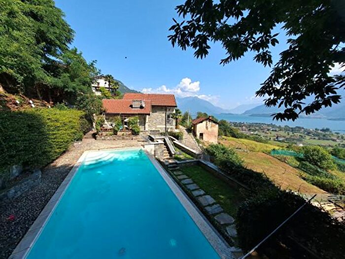 Appartamento bilocale in vendita in Via Prestino, Gravedona ed Uniti