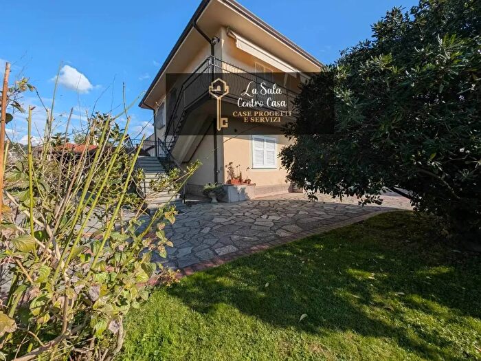 Appartamento con 5 locali in vendita in Santo Stefano Di Magra