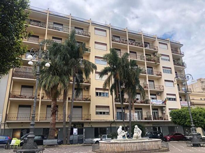 Appartamento con 6 locali in vendita in Via Monsignor Angelo Paino, Barcellona Pozzo Di Gotto