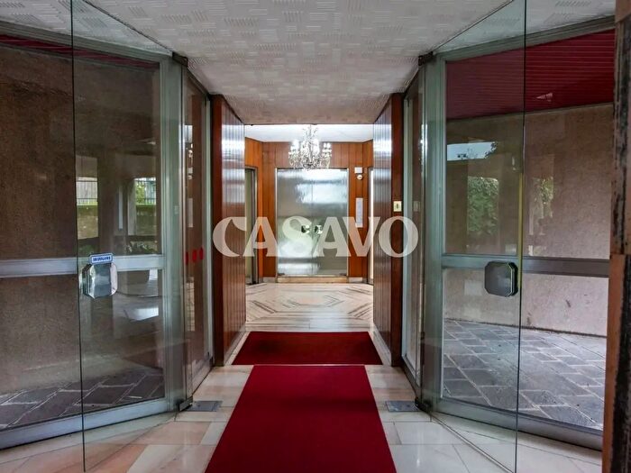 Appartamento con 6 locali in vendita in Via Giovanni Cimabue, Milano