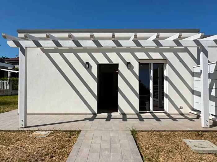 Casa quadrilocale in vendita in Via Urano, Potenza Picena