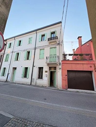 Appartamento quadrilocale in vendita in Adria Via Fratelli Cairoli, Adria