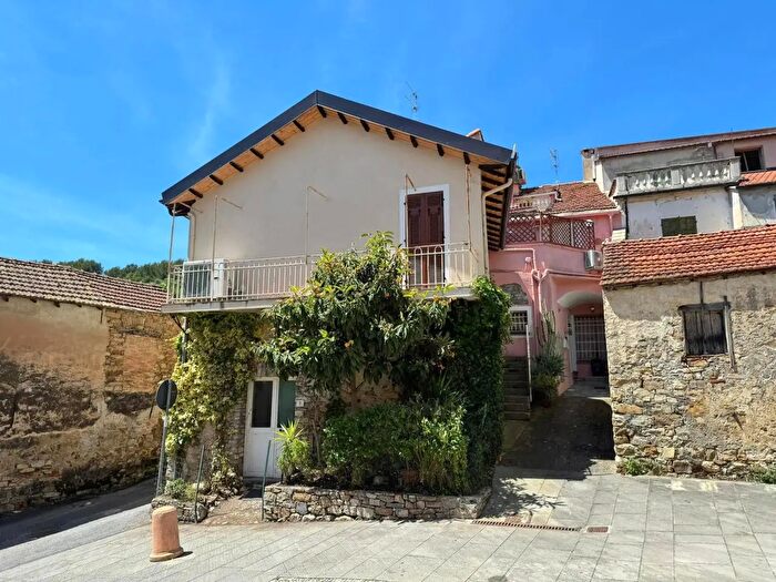 Appartamento bilocale in vendita in Piazza Santa Caterina, San Bartolomeo Al Mare