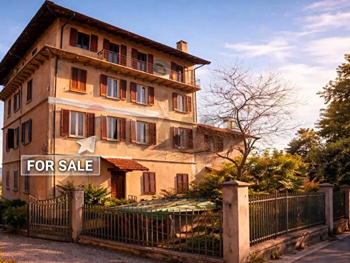 Appartamento con 5 locali in vendita in Colazza