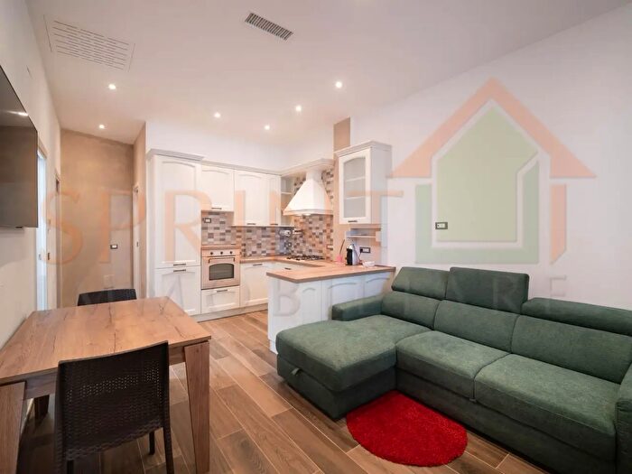 Appartamento trilocale in vendita in Via Canonico G del Drago, Monopoli