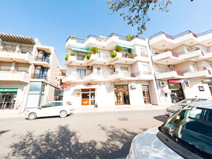 Appartamento con 6 locali in vendita in Viale Aldo Moro, Manfredonia