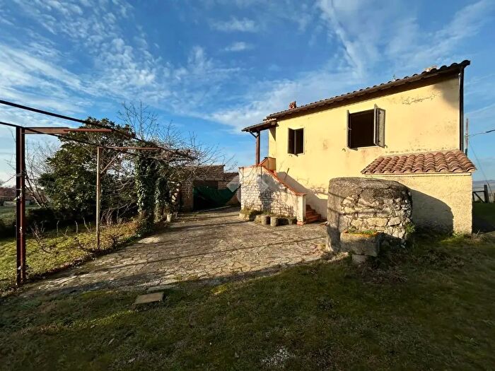 Casa quadrilocale in vendita in Località Cerreto, Baschi