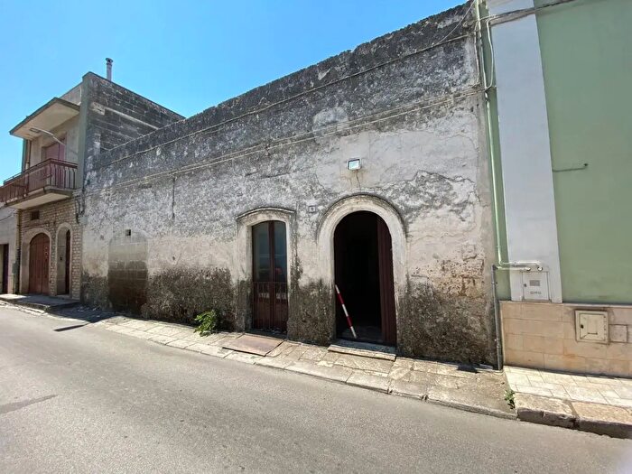 Casa con 5 locali in vendita in Via G Cesare, Sava