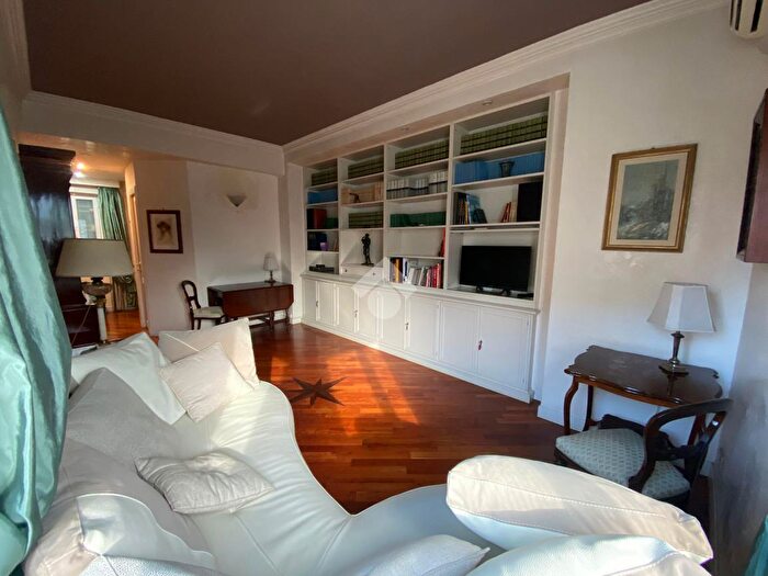 Appartamento trilocale in vendita in Piazza Addis Abeba, Roma